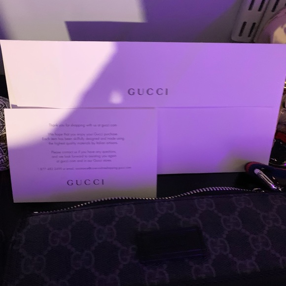 GG Black Small Messenger Bag - Picture 10 of 11